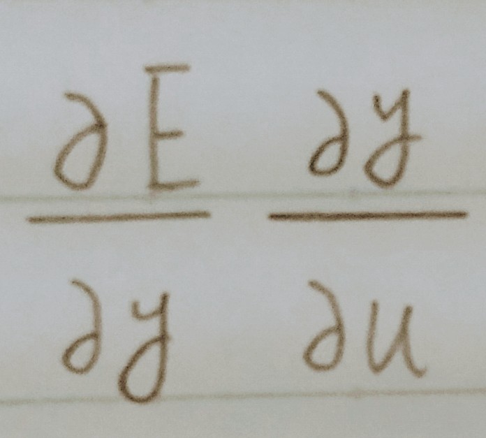 (Eをyで微分)×(yをuで微分)