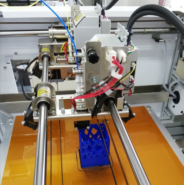 3Dプリンターで製作中